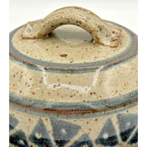 Stoneware Art Pottery Covered Dish Garlic Roaster Baker Speckled Glaze Pattern - Picture 13 of 16